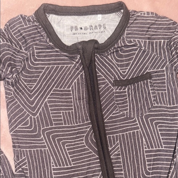 PB+GRAPE| Geometric ‘Maze’ Bamboo Footie - Picture 4 of 6